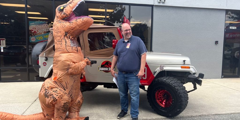 RNR Tire surprises Florida dad with "Jurassic Park" Jeep - Vimarsana News