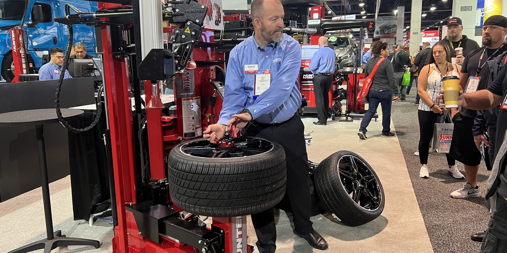 Hunter debuts Maverick tire changer at SEMA - Vimarsana News